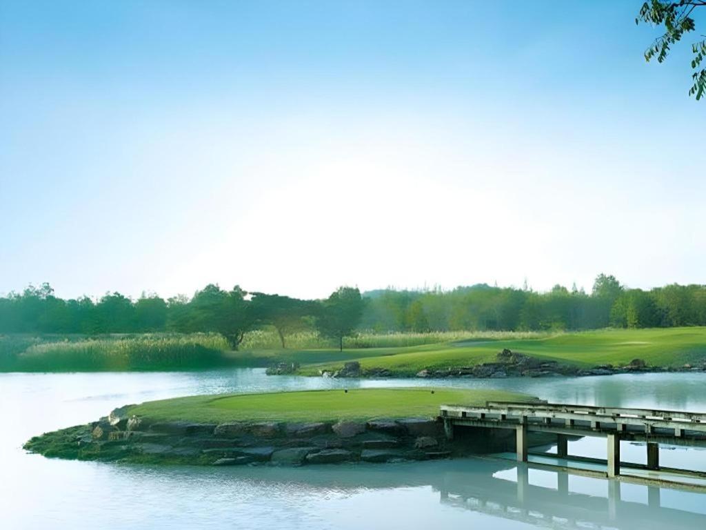 View And Golf Club 4*