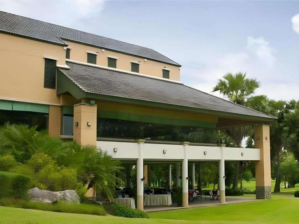 View And Golf Club